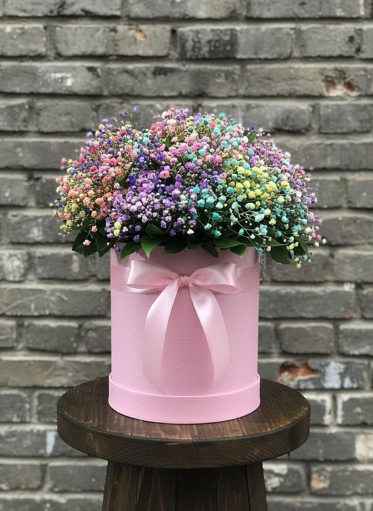 Цветочная композиция из Гипсофила и Розы в шляпной коробке в Калтасы