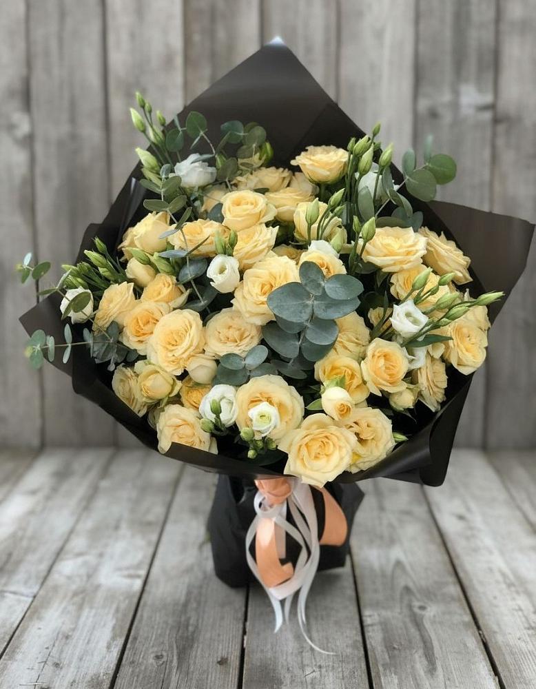 Букет цветов из: Розы и Лизиантусы в Калтасы