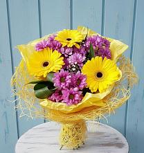 Букет цветов из:  Хризантемы и Герберы в Калтасы