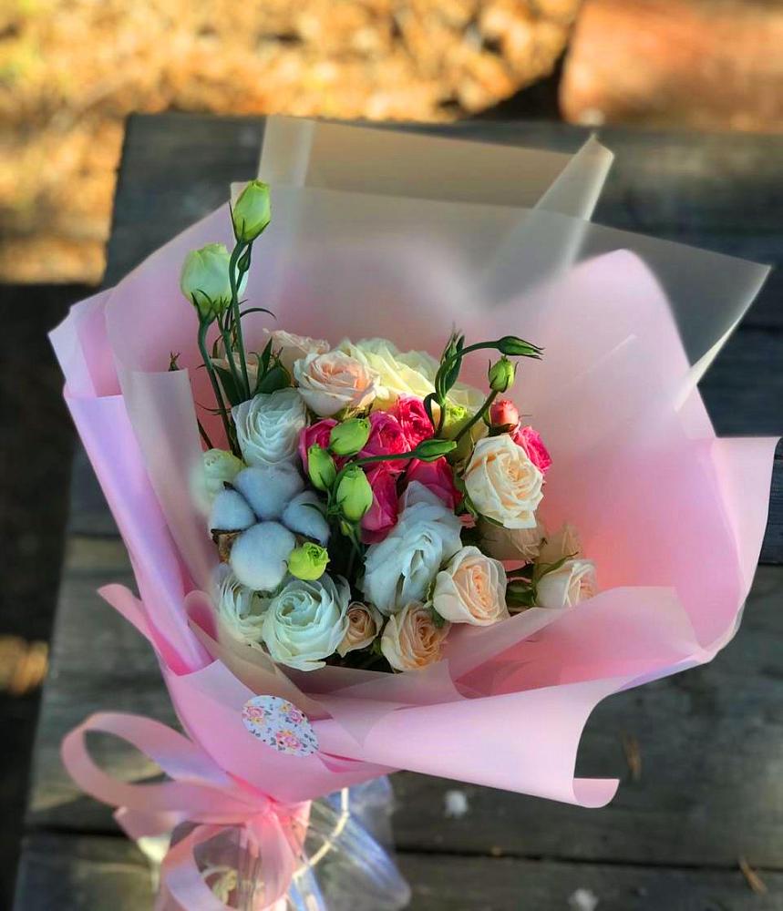 Букет цветов из: Розы и Лизиантусы в Калтасы