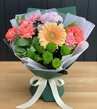 Букет цветов из:  Гвоздики, Розы, Герберы и Хризантемы в Калтасы