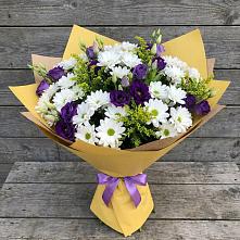 Букет цветов из:  Ирисы, Хризантемы и Ромашки в Калтасы