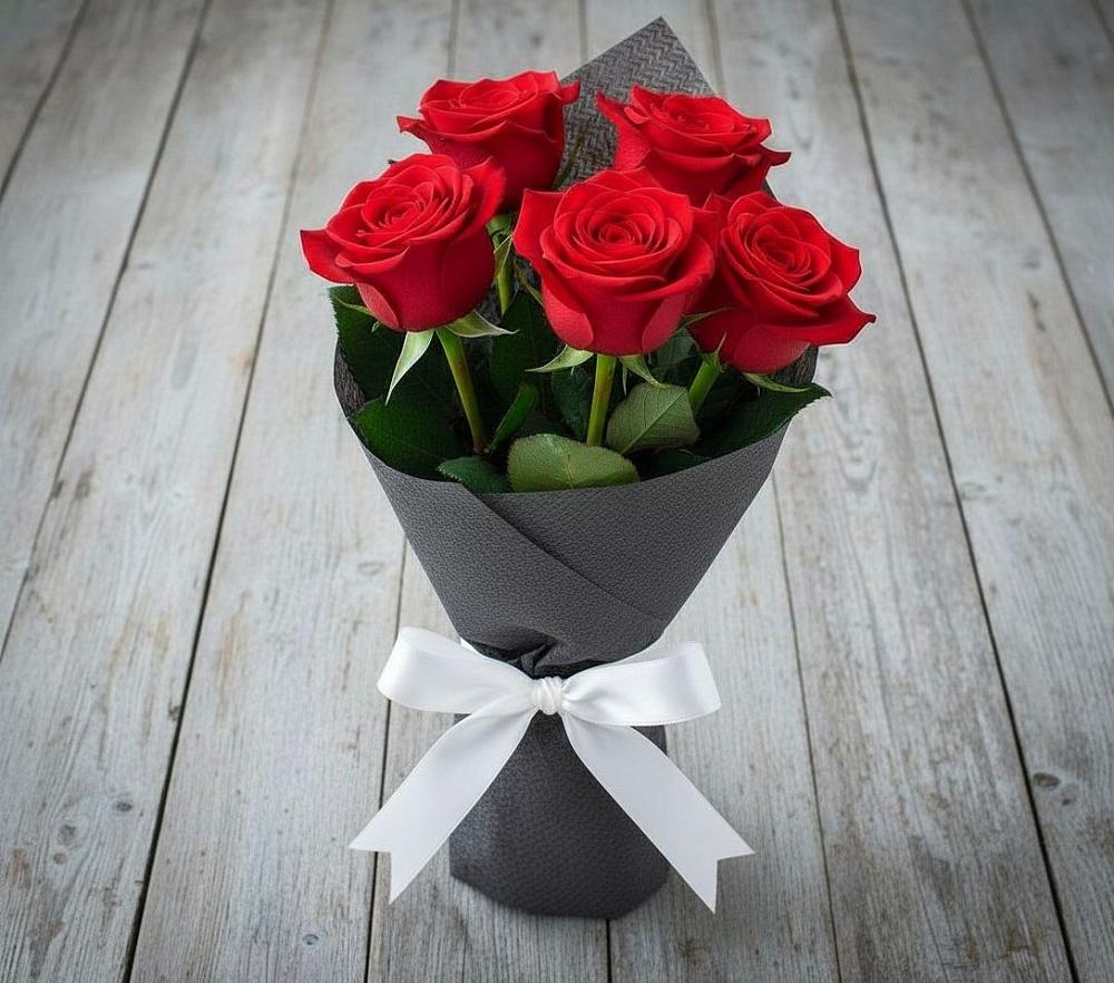 Букет 5 Красных роз Эдлесс Лав в Калтасы