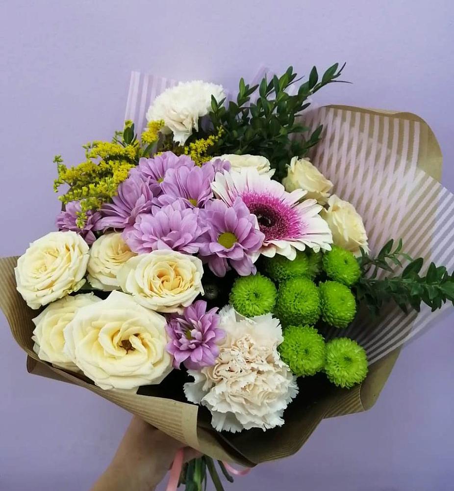 Букет цветов из: Хризантемы, Розы, Гвоздики и Герберы в Калтасы