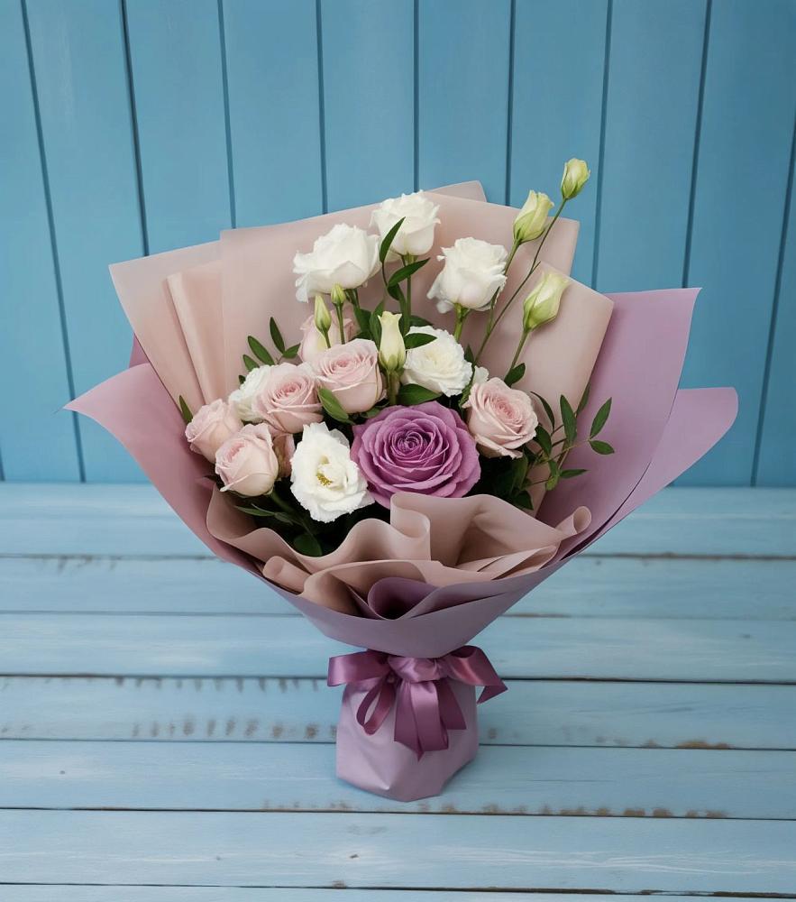 Букет цветов из: Розы и Лизиантусы в Калтасы